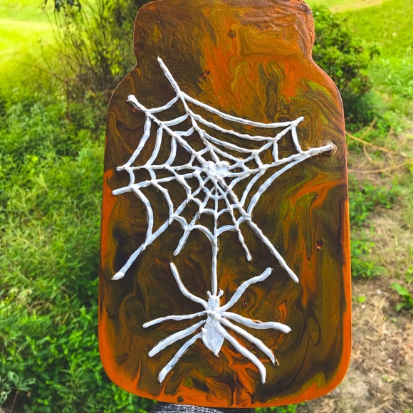 Spiderweb Decor - Picture 1 of 2